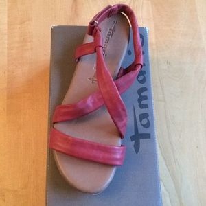 Tamaris super cute red leather flat sandal